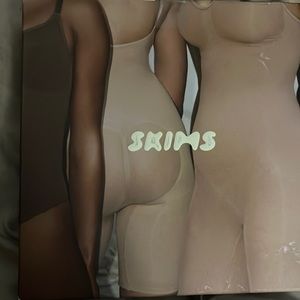 Skims Sculpting Bodysuit Brief with Snaps  size LG/XL nude one piece
